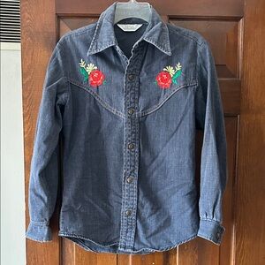 Vintage Embroidered Dark Wash Denim Button-Down Shirt – Red Floral Accent